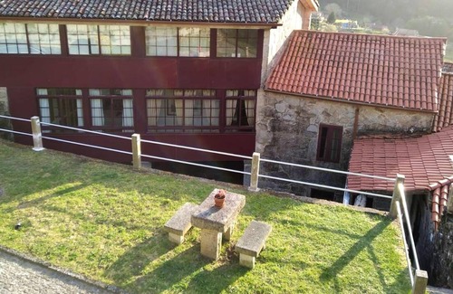 Gondomar Casa | Homerez - Propiedad a 5 km de la playa para 9 pers. con piscina compartida