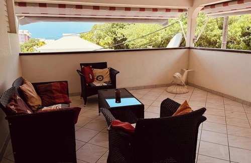 Perinet Casa | Homerez - Villa junto al mar en Le Gosier con vista impresionante