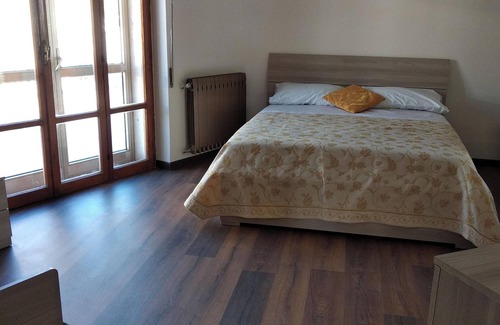 Orsogna Apartamento | Homerez - Apartamento espacioso en Orsogna con vista al mar - 115 m²