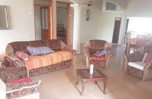 Vacoas-Phoenix Apartamento | Homerez - Espacioso apartamento para 6 pers. con balcón en Curepipe