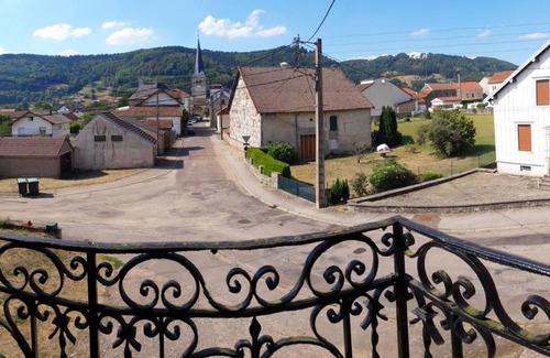 Le Val-d'Ajol Casa | Homerez - Espaciosa casa para 4 pers. con terraza en Le Val-d'Ajol