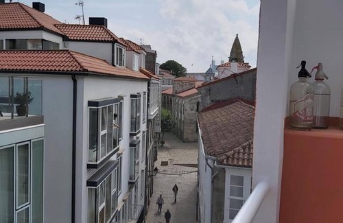 La Coruna Casa | Homerez - Casa espaciosa con terraza y balcón en A Coruña