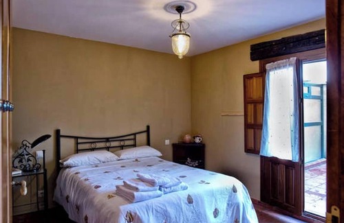 Zamarramala Casa | Homerez - Spacious House in Segovia with Large Garden