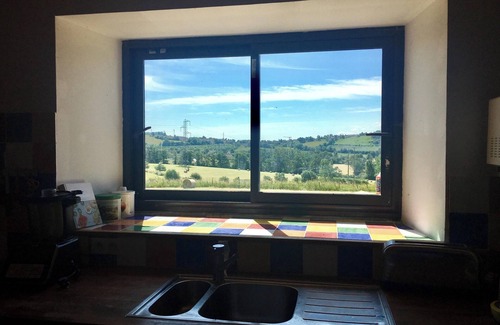 Aurillac Casa | Homerez - Casa espaciosa con vista a la montaña en Naucelles