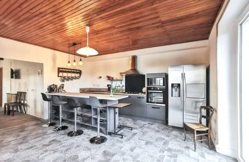 Domeyrat Casa | Homerez - Casa espaciosa en Domeyrat + Gran Jardín