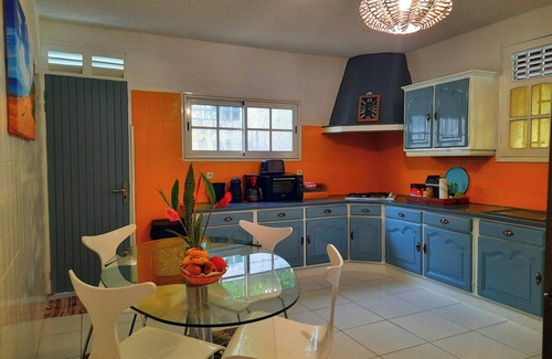 Cafeiere Casa | Homerez - Casa a 3 km de la playa para 8 pers. con jacuzzi y jardín en Deshaies