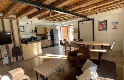 Guchen Casa | Homerez - Casa espaciosa en Guchen con jardín y barbacoa