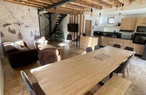 Guchen Casa | Homerez - Casa espaciosa en Guchen con jardín y barbacoa