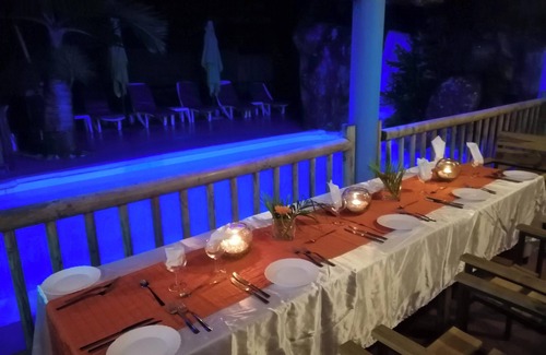 Belle Mare Villa | Homerez - Espaciosa Villa en Quatre Cocos