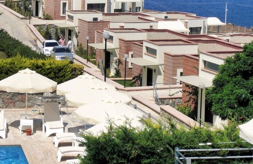 Turgutreis Villa | Homerez - Villa a 800 m de la playa para 6 pers. con piscina compartida y jardín