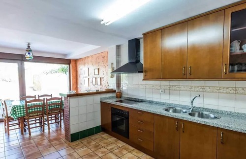 Barrio de la Vega Villa | Homerez - Villa espaciosa con piscina privada en Monachil