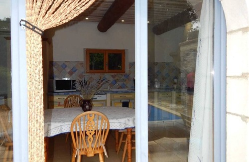 Chamaret Villa | Homerez - Espaciosa villa en Chamaret con piscina privada
