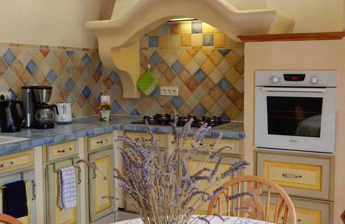Chamaret Villa | Homerez - Espaciosa villa en Chamaret con piscina privada