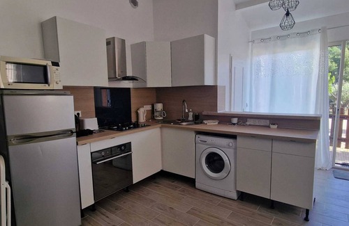 Cuges-les-Pins Apartamento | Homerez - Estudio, Cuges-les-Pins