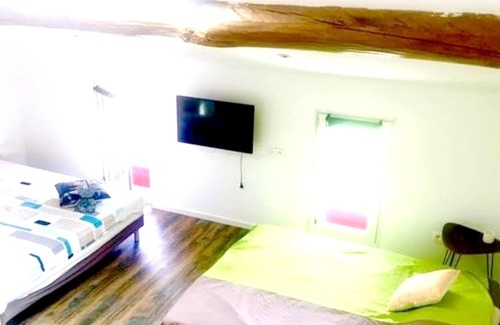 Saint-Jory Apartamento | Homerez - Estudio para 4 pers. con piscina compartida y jardín en Saint-Jory