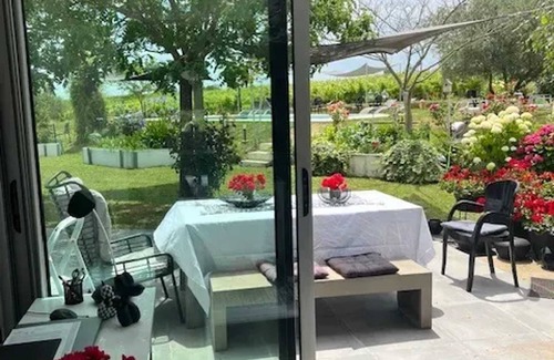 Sainte-Croix-Du-Mont Villa | Homerez - Villa en medio de viñedos