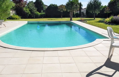 Saint-Palais-du-Ne Villa | Homerez - Villa en Saint-Palais-du-Né