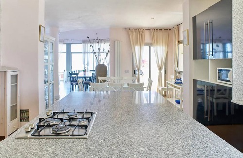 Olivella Villa | Homerez - Villa a 10 km de la playa para 12 pers. con piscina, jacuzzi y jardín