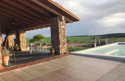 Fernan Caballero Villa | Homerez - Villa en Fernán Caballero