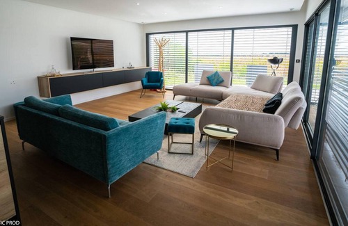 Raedersheim Villa | Homerez - Villa para 10 pers. con piscina, jacuzzi y jardín en Raedersheim