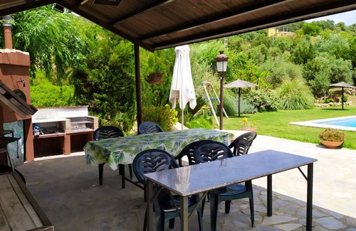 Ubrique Villa | Homerez - Grande villa para 16 pers. con piscina, jardín y terraza en Ubrique