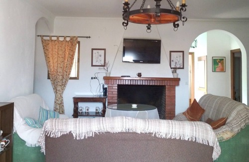 Prado del Rey Villa | Homerez - Villa para 10 pers. con piscina, jardín y terraza en Prado del Rey