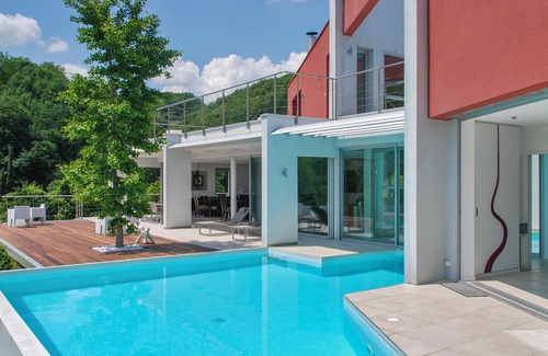 Saint-Desirat Villa | Homerez - Villa para 8 pers. con piscina, jacuzzi y terraza en Saint Désirat
