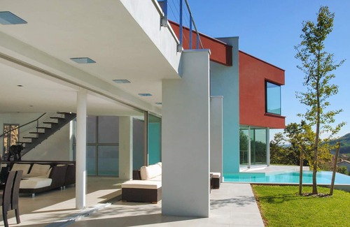 Saint-Desirat Villa | Homerez - Villa para 8 pers. con piscina, jacuzzi y terraza en Saint Désirat