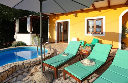 Ripenda Verbanci Villa | Homerez - Villa a 3 km de la playa para 6 pers. con piscina en Ripenda Verbanci