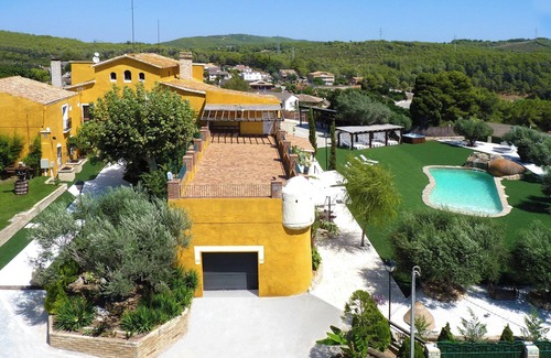 Can Trabal Villa | Homerez - Villa en Can Trabal, Piscina