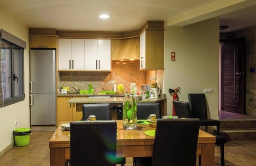 Melgaco Villa | Homerez - Villa en Cividade + piscina privada