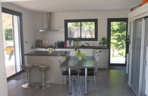 Eyragues Villa | Homerez - Villa en Eyragues con piscina