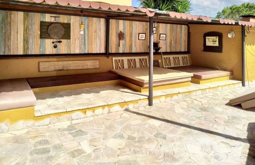 Rubi Villa | Homerez - Villa en Rubí con piscina