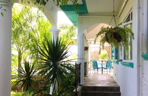 La Gaulette Villa | Homerez - Villa a 6 km de la playa para 4 pers. con piscina, jacuzzi y jardín