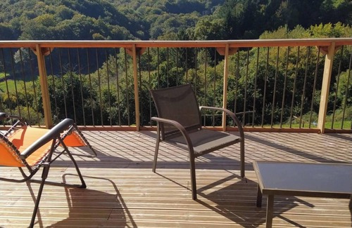 Bannes Villa | Homerez - Espaciosa villa para 6 pers. con piscina y terraza en Bannes