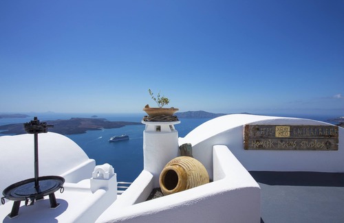 Firostefani Apartamento | Homeric Poems