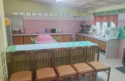 Kampung Padang Luas Casa | Homestay Che Mas