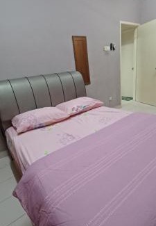 Seri Kembangan Apartamento | Homestay near Mines