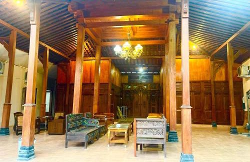 Bandung Casa | Homestay Omah Joglo
