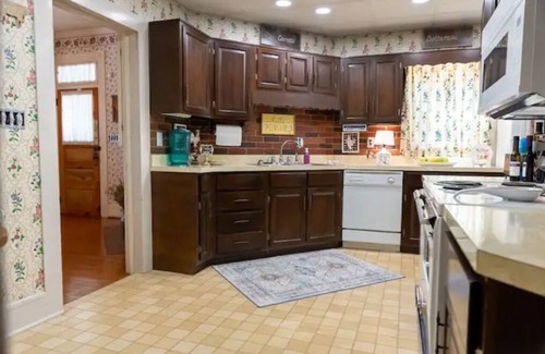 Ansted Casa | Homestead Estate- New Listing!