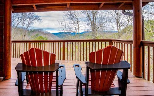 Gatlinburg - Pigeon Forge Villa | Homestead Hideaway
