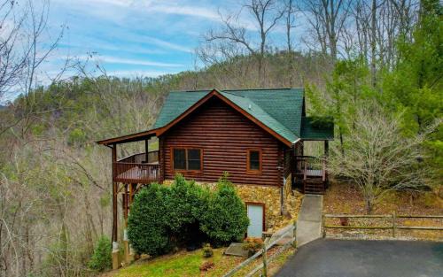 Gatlinburg - Pigeon Forge Villa | Homestead Hideaway
