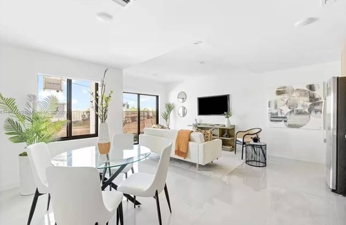 Princeton Casa | Homestead Oasis- 4BR Retreat w/ Rooftop & Views