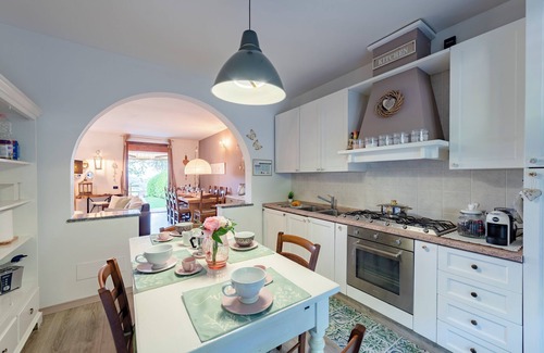 Besozzo Casa | HomeSweetHome Garden&LakeView, Besozzo, Italy