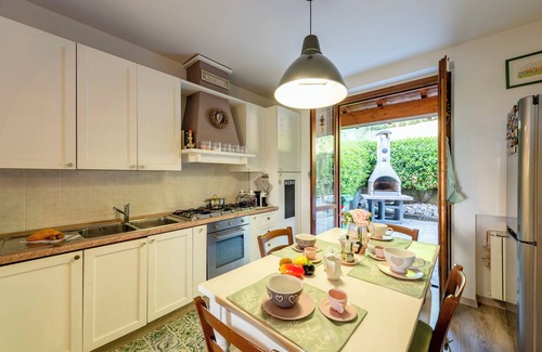 Besozzo Casa | HomeSweetHome Garden&LakeView, Besozzo, Italy