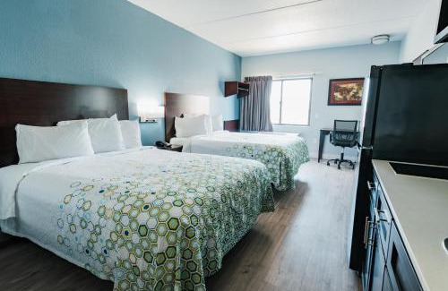 West San Antonio Hotel | HomeTowne Studios by Red Roof San Antonio - SeaWorld Northwest