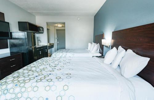 West San Antonio Hotel | HomeTowne Studios by Red Roof San Antonio - SeaWorld Northwest