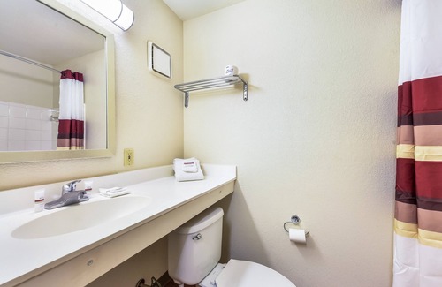 Far North Dallas Hotel | HomeTowne Studios By Red Roof Dallas - North Addison/ Tollway