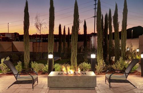 Valencia Hotel | Homewood Suites By Hilton Santa Clarita/Valencia, Ca