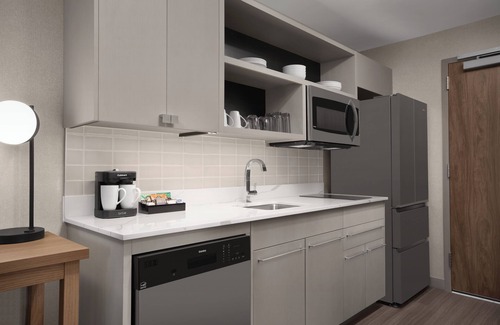 Portsmouth Hotel | Homewood Suites By Hilton Portsmouth Downtown